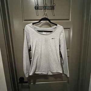 Nike womens LonGrade Schoolleeve Legend T Shirt